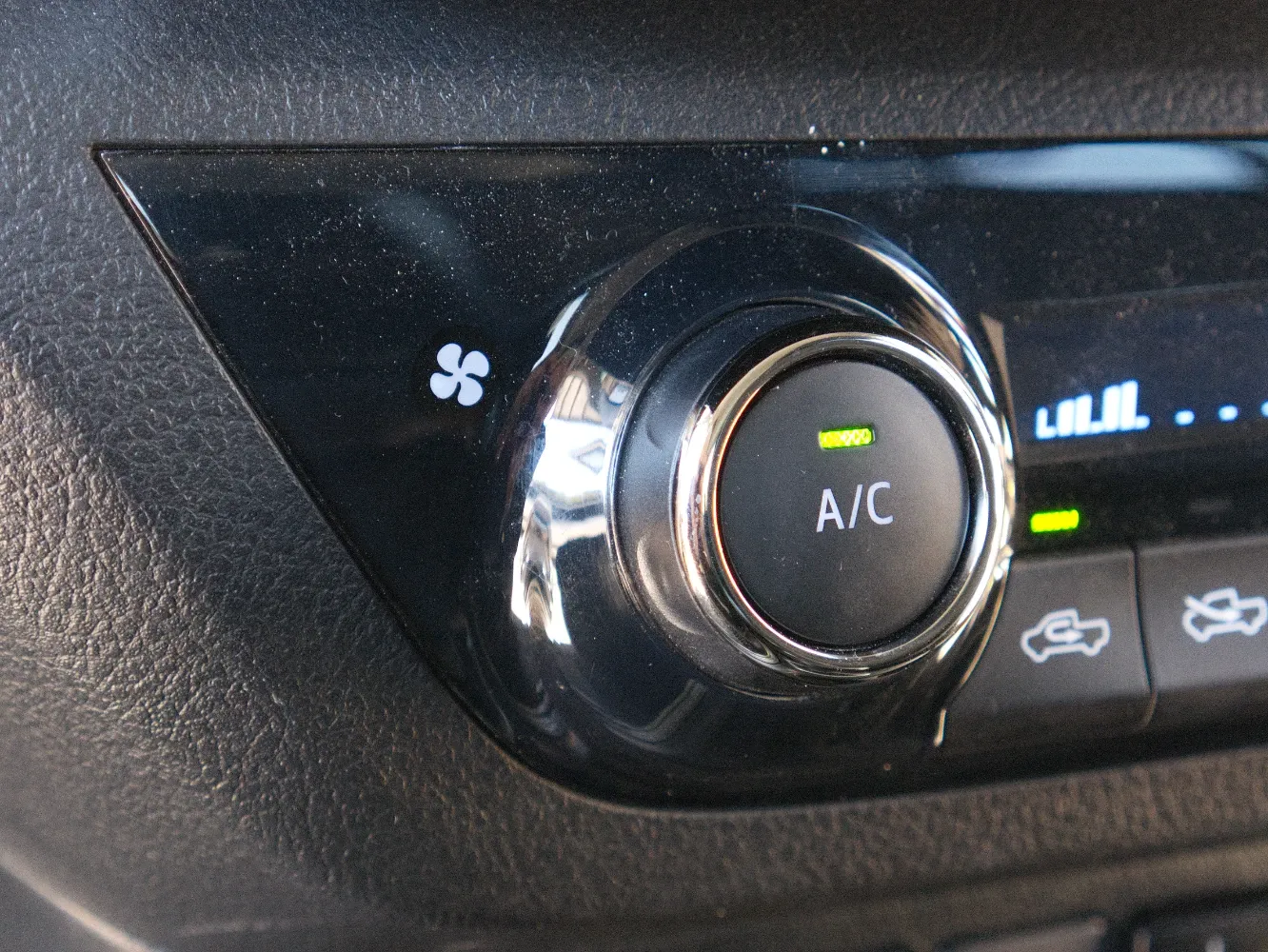 Car air conditioning system being serviced at AEQ
